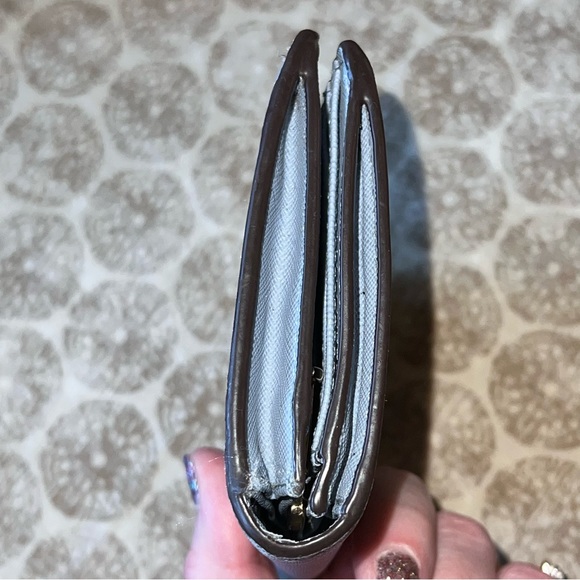 Michael Kors Pale Periwinkle Saffiano Leather Wallet NWOT Q - Picture 4 of 10